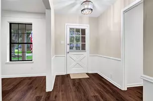 302 Bayou View Dr, Seabrook, TX 77586 - Photo 6