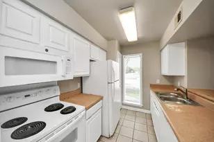 10075 Westpark Dr, Houston, TX 77042 - Photo 8