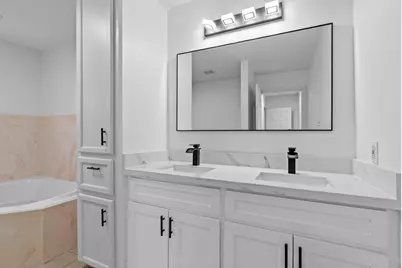 710 W 10th Street, Houston, TX 77008 - Photo 10