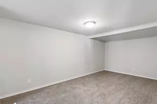 741 Vine St, Clute, TX 77531 - Photo 6