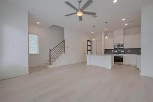 8913 Grovner Pl, Houston, TX 77055 - Photo 6
