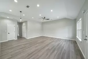 3007 Bringhurst St, Houston, TX 77026 - Photo 12