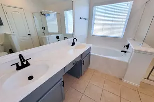 13935 Kenswick Key Ln, Houston, TX 77047 - Photo 20