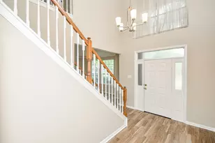 215 Windrift Ct, Sugar Land, TX 77479 - Photo 4