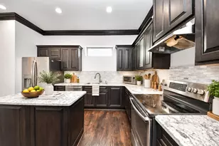 146 Carson Ct, Houston, TX 77004 - Photo 2