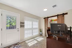 1563 Hillside Elm St, Houston, TX 77062 - Photo 14