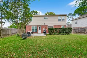 1563 Hillside Elm St, Houston, TX 77062 - Photo 36