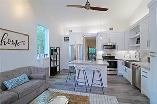 2310 McDuffie St, Houston, TX 77019 - Photo 2