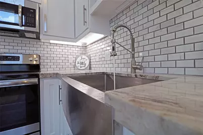2310 McDuffie Street #H9, Houston, TX 77019 - Photo 6