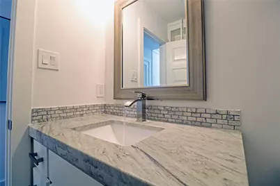 2310 McDuffie Street #H9, Houston, TX 77019 - Photo 18