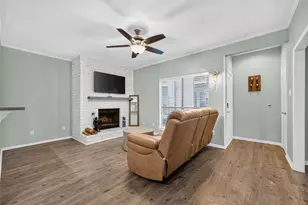 2001 Bering Dr, Houston, TX 77057 - Photo 2