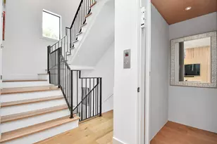 2303 Yupon St, Houston, TX 77006 - Photo 8