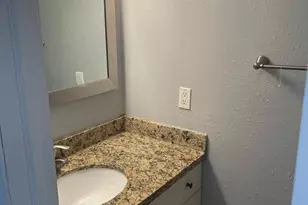 1701 Upland Dr, Houston, TX 77043 - Photo 20