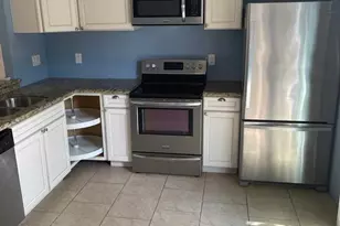 1701 Upland Dr, Houston, TX 77043 - Photo 2