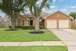 1906 Thistle Creek Ct, Fresno, TX 77545 - Photo 1