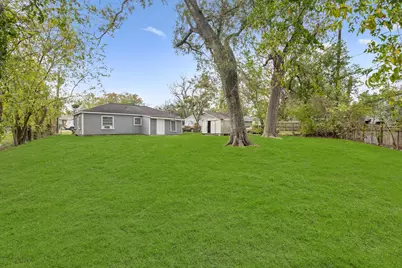 729 E 41st Street, Houston, TX 77022 - Photo 22