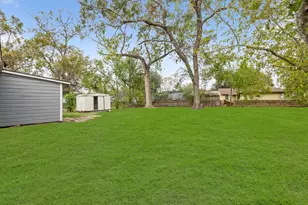 729 E 41st St, Houston, TX 77022 - Photo 24