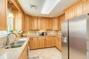 411 Sailfish St, Freeport, TX 77541 - Photo 12