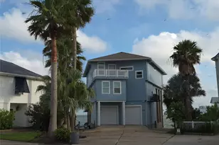106 Quayside Dr, Tiki Island, TX 77554 - Photo 1