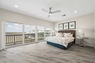 106 Quayside Dr, Tiki Island, TX 77554 - Photo 12