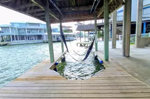 106 Quayside Dr, Tiki Island, TX 77554 - Photo 8