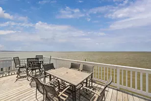 106 Quayside Dr, Tiki Island, TX 77554 - Photo 24