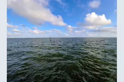 106 Quayside Drive, Tiki Island, TX 77554 - Photo 2