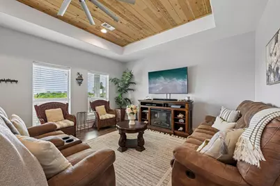 927 Magnolia Lane, Port Bolivar, TX 77650 - Photo 10