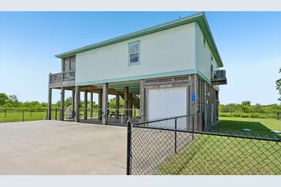 927 Magnolia Lane, Port Bolivar, TX 77650 - Photo 2