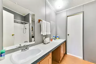 10203 S Country Dr, Alvin, TX 77511 - Photo 14