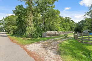 142 County Rd 450, Dayton, TX 77535 - Photo 6