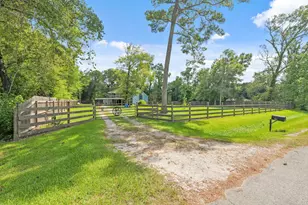 142 County Rd 450, Dayton, TX 77535 - Photo 4