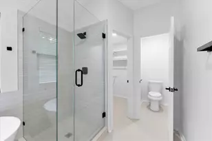 87 S Wynnoak Cir, The Woodlands, TX 77382 - Photo 24