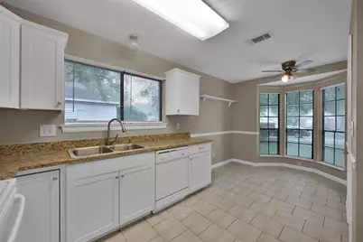 93 W High Oaks Circle, The Woodlands, TX 77380 - Photo 8