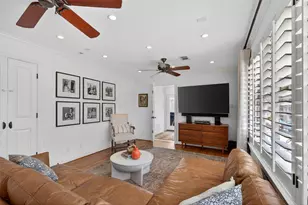 1426 Freedonia Dr, Houston, TX 77055 - Photo 18