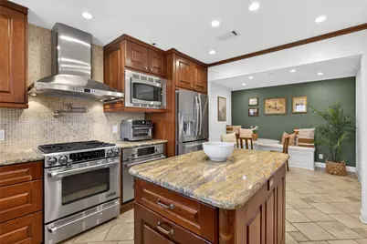 1426 Freedonia Drive, Houston, TX 77055 - Photo 12
