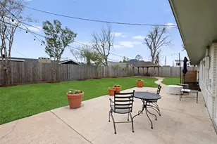 1426 Freedonia Dr, Houston, TX 77055 - Photo 26