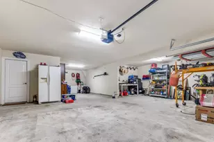 11219 Kings Point Blvd Blvd, Mont Belvieu, TX 77535 - Photo 36