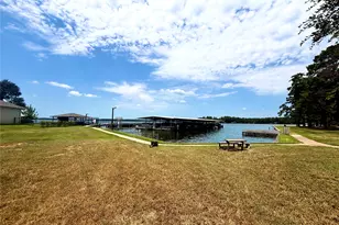 13934 Dolphin Dr, Willis, TX 77318 - Photo 32