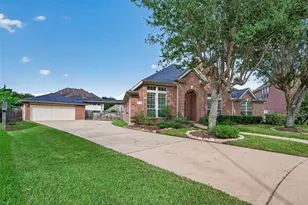 5242 Fountainbrook Ln, Sugar Land, TX 77479 - Photo 4