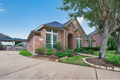 5242 Fountainbrook Lane, Sugar Land, TX 77479 - Photo 4