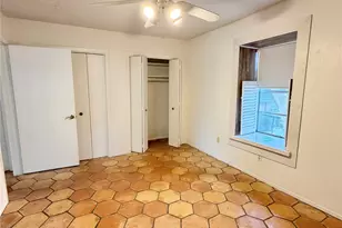 8281 Kingsbrook Rd, Houston, TX 77024 - Photo 12