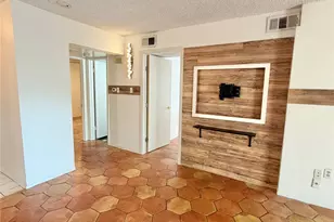 8281 Kingsbrook Rd, Houston, TX 77024 - Photo 6