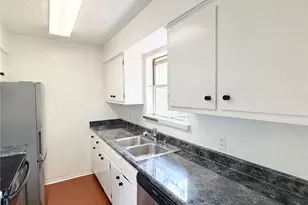 8281 Kingsbrook Rd, Houston, TX 77024 - Photo 18