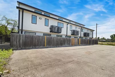 319 Eastwood Street, Houston, TX 77011 - Photo 4