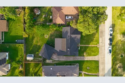 502 Red Bud Ln, Baytown, TX 77520 - Photo 34