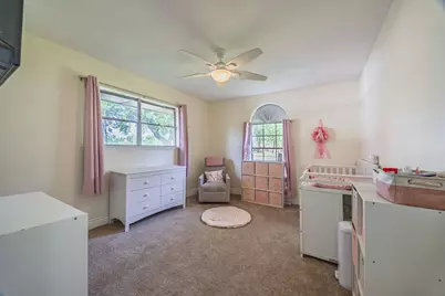 502 Red Bud Ln, Baytown, TX 77520 - Photo 14