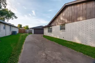 502 Red Bud Ln, Baytown, TX 77520 - Photo 28