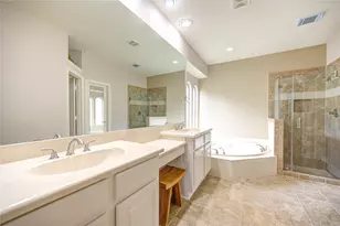 18 Arbor Bend Dr, Houston, TX 77070 - Photo 8