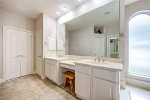 18 Arbor Bend Dr, Houston, TX 77070 - Photo 10